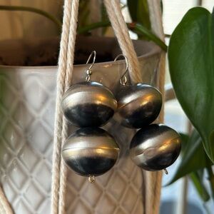 Native American Navajo Sterling Silver Earrings. Pearls.